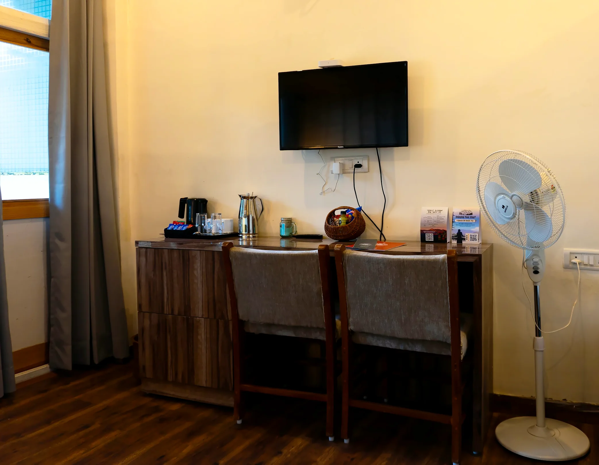 Work desk and seating, Cloud 9 room, The Coverpage Boutique Stays, Mussoorie